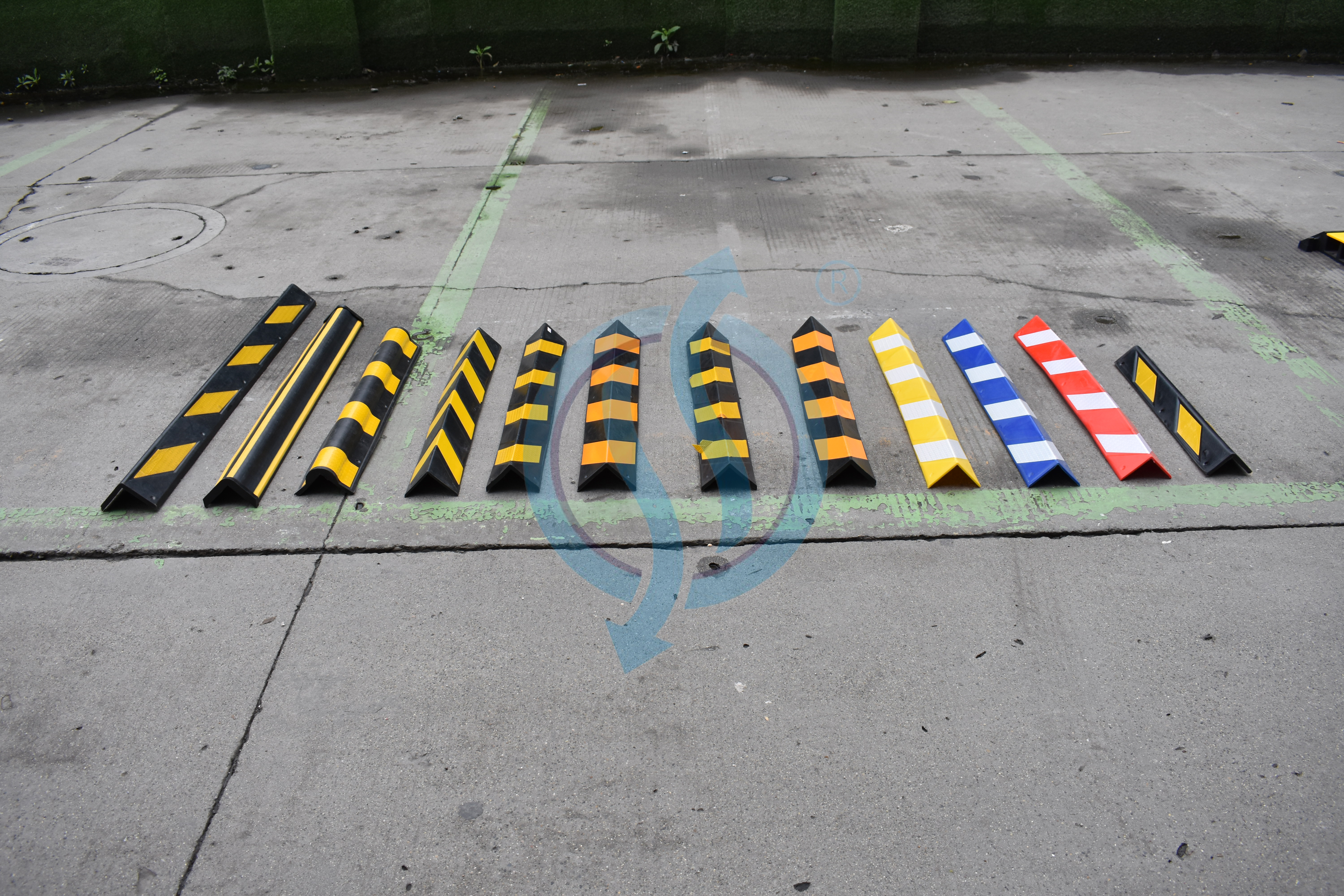 معلومات حول واقي الزاوية المطاطي